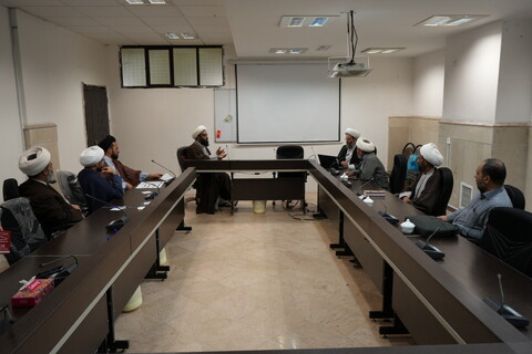 تصاویر / جلسه معاونین تهذیب حوزه علمیه یزد با معاون تهذیب حوزه‌های علمیه