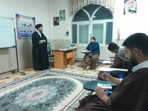 تصاویر/ برگزاری کانون های علمی در مدرسه علمیه امام باقر (ع) شهرستان کامیاران