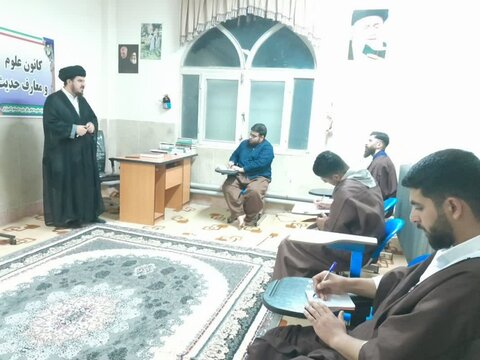 تصاویر/ برگزاری کانون های علمی در مدرسه علمیه امام باقر (ع) شهرستان کامیاران