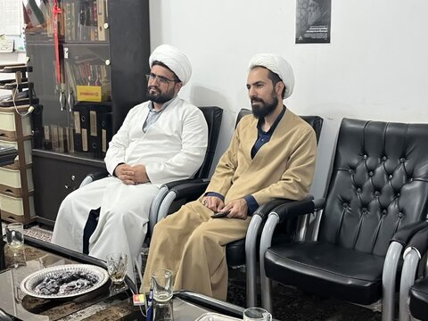 تصاویر/ نشست معاون امور طلاب حوزه علمیه کاشان با کارکنان مدرسه دارالعلم اسلامی