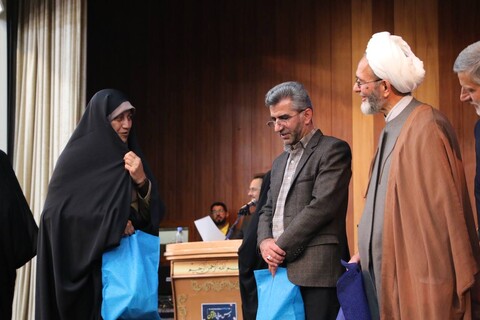 تصاویر/ آيين افتتاحيه سی و چهارمین دوره «درس‌هايي از قرآن» کشور به میزبانی استان سمنان