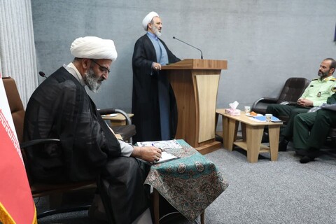 تصاویر/ جلسه ستاد هماهنگی بزرگداشت یوم‌الله ۱۳ آبان سمنان