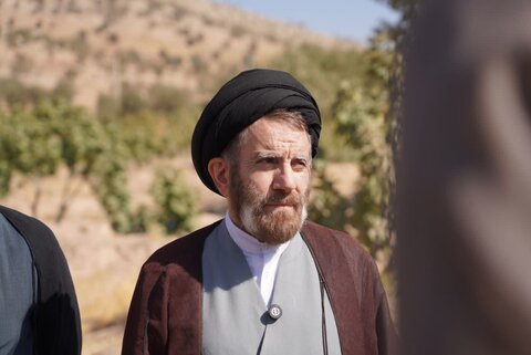 بازدید نماینده ولی‌فقیه در لرستان و جمعی از حوزویان استان از مجتمع کشت و صنعت و گردشگری فارمرز