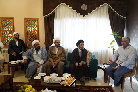 بازدید نماینده ولی‌فقیه در لرستان و جمعی از حوزویان استان از مجتمع کشت و صنعت و گردشگری فارمرز