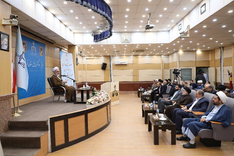 تصاویر/ بازدید آیت الله اعرافی از دادگستری کل استان قم