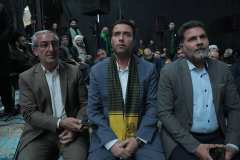 عکس/ آیین تعویض پرچم گنبد حرم مطهر حضرت موسی مبرقع(ع)