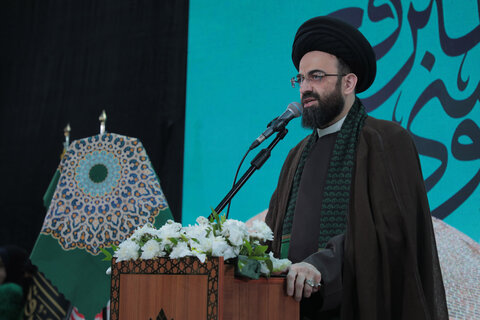 عکس/ آیین تعویض پرچم گنبد حرم مطهر حضرت موسی مبرقع(ع)