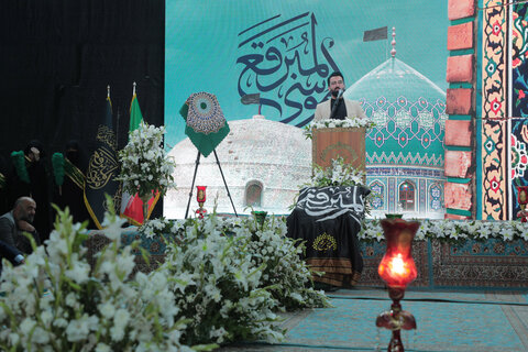 عکس/ آیین تعویض پرچم گنبد حرم مطهر حضرت موسی مبرقع(ع)