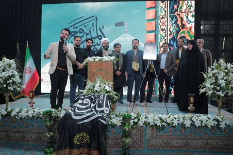 عکس/ آیین تعویض پرچم گنبد حرم مطهر حضرت موسی مبرقع(ع)