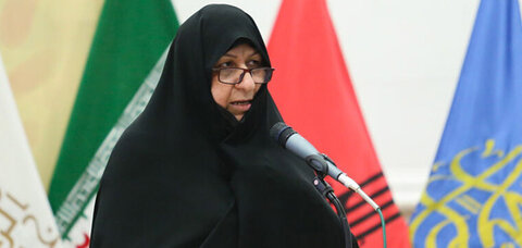 جامعۃ الزہرا(س) کی مدیر: بصیرت کے لیے دشمن شناسی لازم ہے / دشمن کی توجہ اسلامی خواتین اور خاندان پر ہے