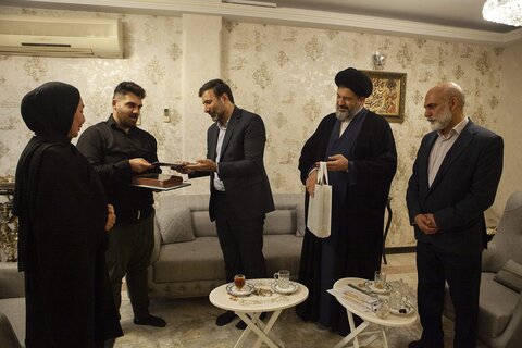 تصاویر/ دیدار سخنگوی شورای نگهبان با خانواده شهید «حسن شجاعی»