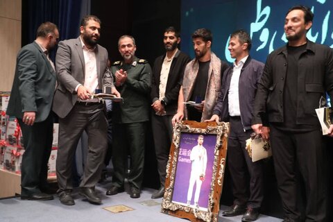 تصاویر/ تقدیر از تیم‌های کشتی آزاد و فرنگی توسط سپاه محمد رسول‌الله