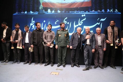 تصاویر/ تقدیر از تیم‌های کشتی آزاد و فرنگی توسط سپاه محمد رسول‌الله