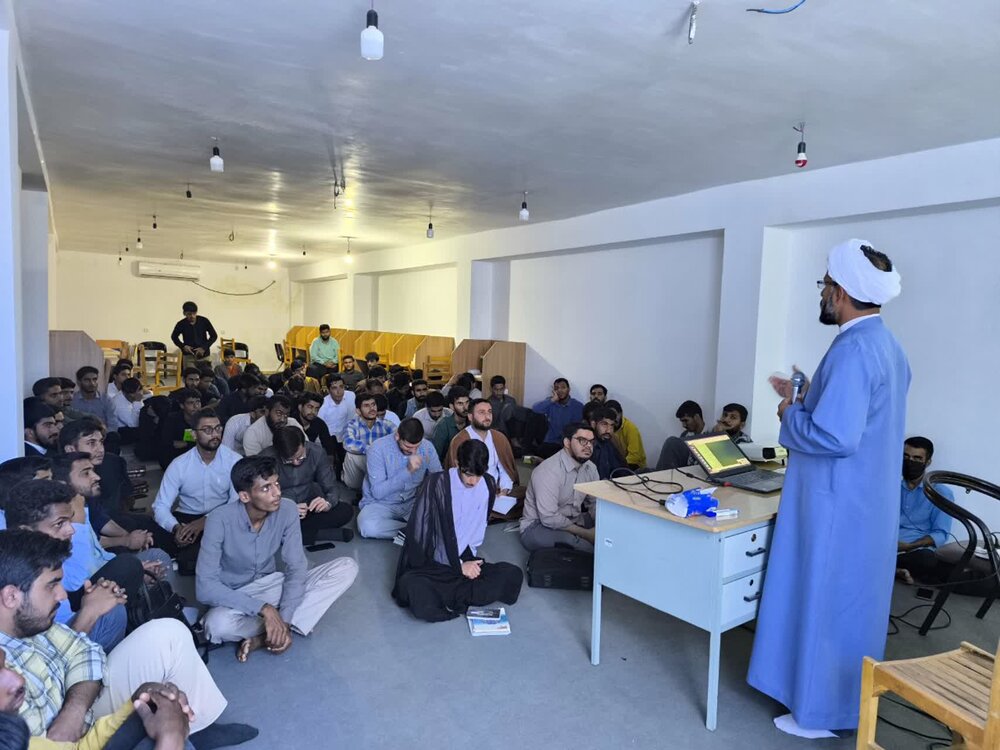 دوره دانش‌افزایی پژوهشی در مدرسه علمیه امام صادق(ع) جیرفت برگزار شد+عکس