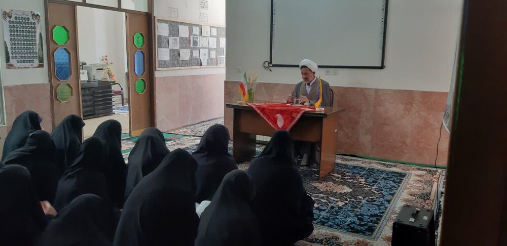 جلسه اخلاق مدرسه علمیه الزهرا(س) ماهان