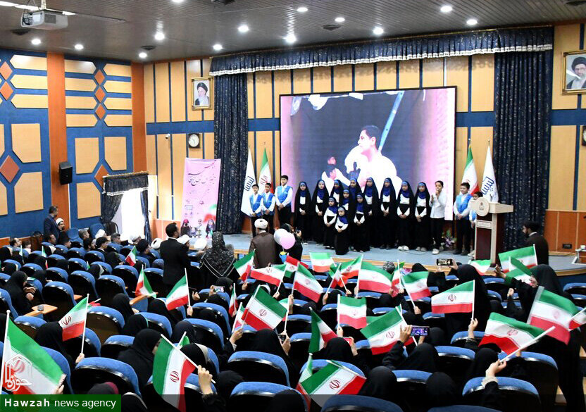 طلاب مدرسه علمیه فاطمه الزهرا(س) خوسف در رویداد دختران حاج قاسم درخشیدند