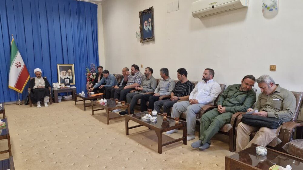 تصاویر/ دیدار اعضای ستاد یادواره شهدای ورزشکار با امام جمعه ایلام