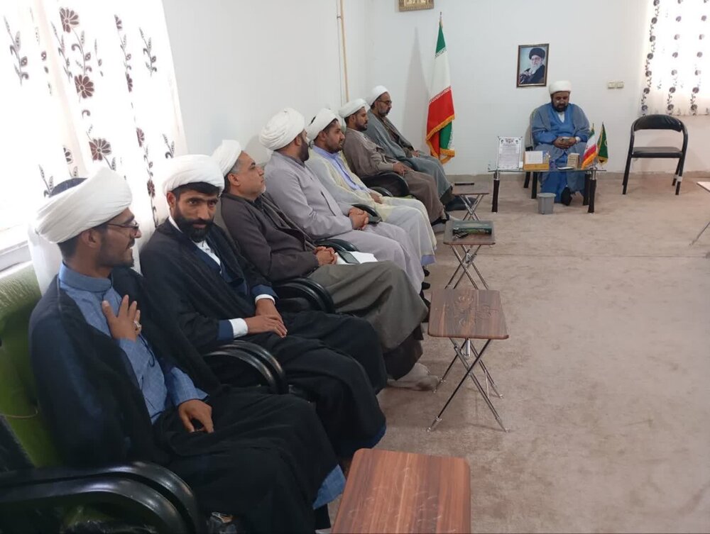 حضور و گفت‌وگوی صمیمانه روحانیون با امام جمعه شهرستان نرماشیر.