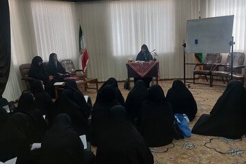 برگزاری نشست کتاب «تعلق» آیت‌الله حائری شیرازی در مدرسه علمیه امام حسین(ع) یزد