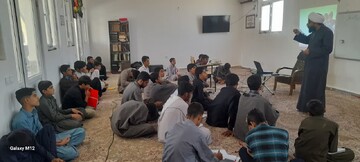 چهارمین نشست کارگاه تربیتی در مدرسه علمیه علی‌بن‌ابیطالب(ع) ریگان برگزار شد+عکس