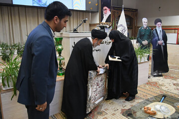 بهادری مدیر مدرسه علمیه ریحانه الرسول(س) ارومیه شد+ تصاویر