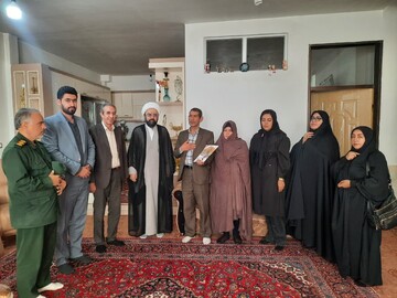 ایثارگران نماد عزت و اقتدار ملت ایران هستند