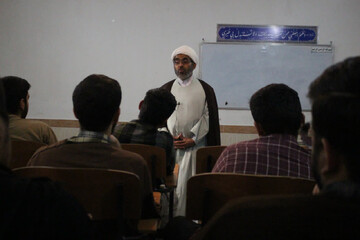 تصاویر/ نشست تبیین طرح ولایت در مدرسه علمیه صاحب الزمان (عج) مرند