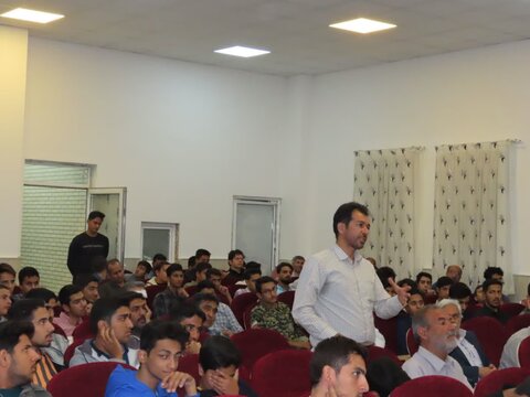 تصاویر/ جلسه آموزشی توجیهی بسیجیان اردکان با حضور دادستان جدید