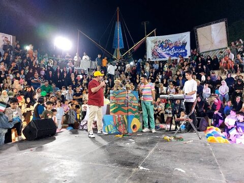 تصاویر/ استقبال پرشور شهروندان از جشن بزرگ هفته جهانی کودک در منطقه ۲۰