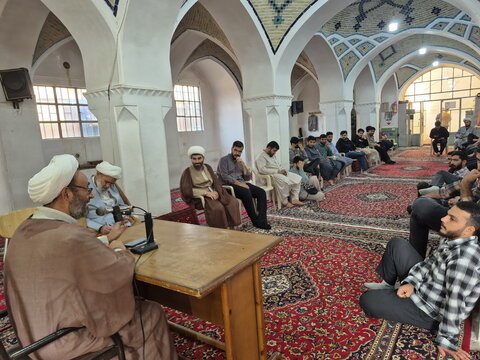 تصاویر/ درس اخلاق مدرسه آیت‌الله مدنی کاشانی(ره)