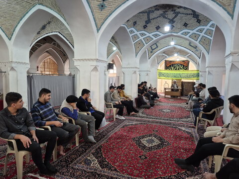 تصاویر/ درس اخلاق مدرسه آیت‌الله مدنی کاشانی(ره)