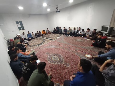 تصاویری از برگزاری برنامه های تهذیبی و ورزشی در مدرسه علمیه نورآباد