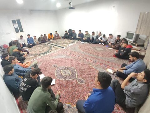 تصاویری از برگزاری برنامه های تهذیبی و ورزشی در مدرسه علمیه نورآباد