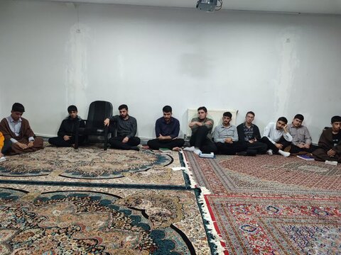 تصاویری از برگزاری برنامه های تهذیبی و ورزشی در مدرسه علمیه نورآباد