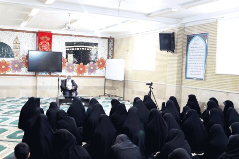 تصاویر/ برگزاری درس اخلاق در مدرسه علمیه الزهرا س بوشهر