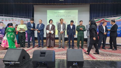 تصاویر/ همایش تجلیل از برترین های کنکور ۱۴۰۴ در جم