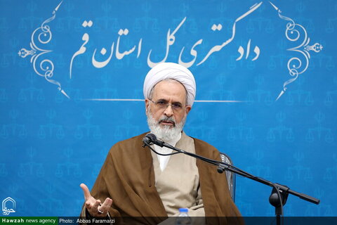 قم المقدسہ میں آیت اللہ اعرافی کی ججوں سے ملاقات؛ اسلامی عدلیہ کو فقہ اور اخلاق کا نمونہ بننے کی تاکید