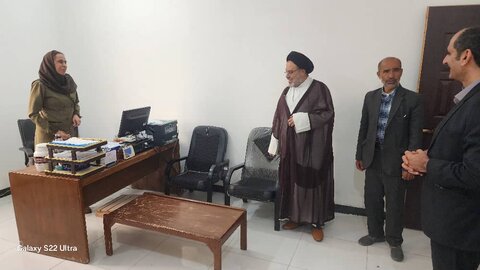تصاویر/ بازدید امام جمعه جم از ادارات شهرستان جم