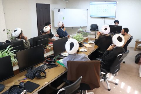 تصاویر/ جلسه شورای آموزش مدرسه علمیه امام خامنه ای ارومیه