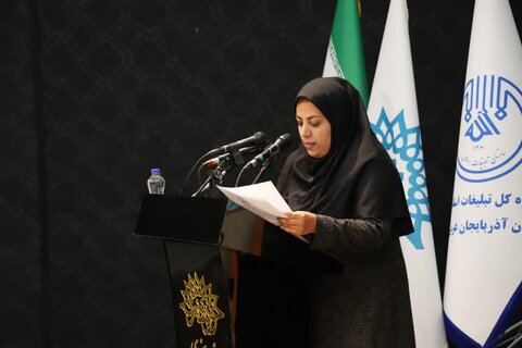 تصاویر/ محفل شعر بزرگداشت بانوان مقاومت در ارومیه