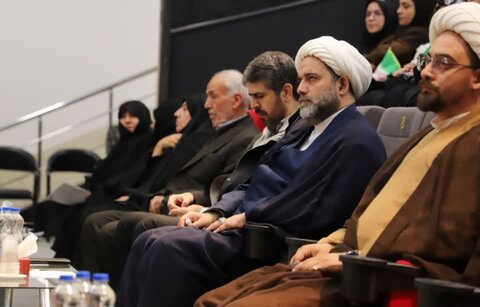 تصاویر/ محفل شعر بزرگداشت بانوان مقاومت در ارومیه