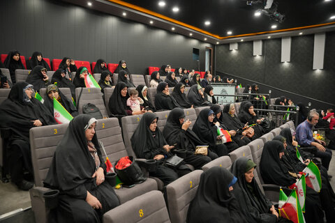 تصاویر/ محفل شعر بزرگداشت بانوان مقاومت در ارومیه