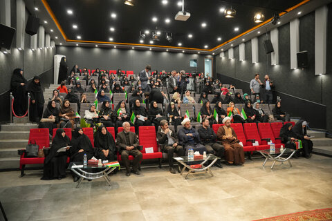 تصاویر/ محفل شعر بزرگداشت بانوان مقاومت در ارومیه