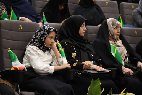 تصاویر/ محفل شعر بزرگداشت بانوان مقاومت در ارومیه