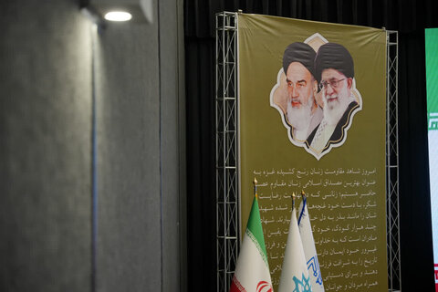 تصاویر/ محفل شعر بزرگداشت بانوان مقاومت در ارومیه