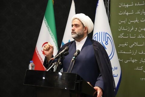 تصاویر/ محفل شعر بزرگداشت بانوان مقاومت در ارومیه