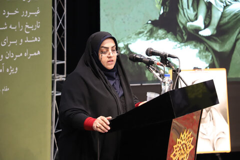 تصاویر/ محفل شعر بزرگداشت بانوان مقاومت در ارومیه