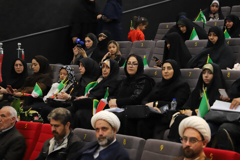 تصاویر/ محفل شعر بزرگداشت بانوان مقاومت در ارومیه