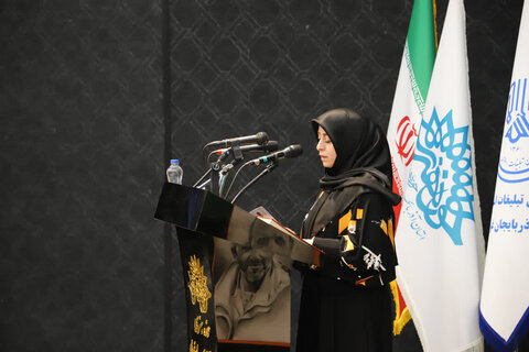 تصاویر/ محفل شعر بزرگداشت بانوان مقاومت در ارومیه