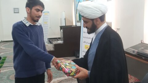 تصاویر/ تقدیر از ممتازین مسابقات علمی مدرسه علمیه نقده